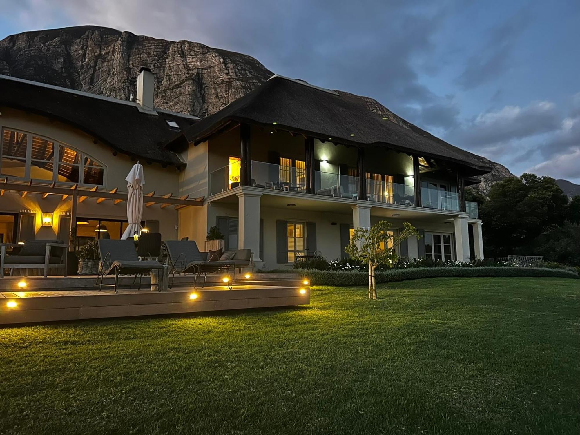 The Thatch House Boutique Hotel, Hermanus Exterior photo